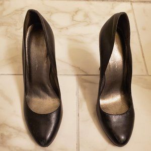 Jessica Simpson Black pumps